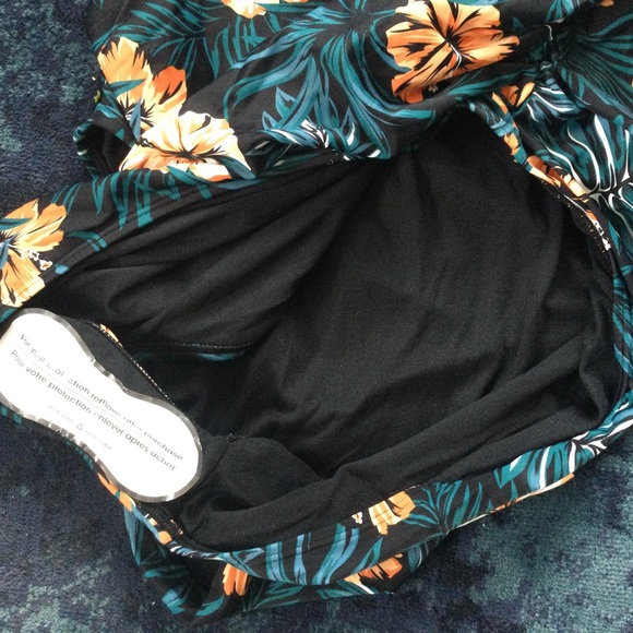 Lole Swim Suit Size 16 One Piece Halter For big booties only - Picture 6 of 7